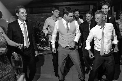 fotos-de-casamento-fotos-noiva-making-of-porto-alegre-casal-noiva-noivo-fotos-fotografia-fotógrafo-porto-alegre-wedding-porto-alegre-fotografo-profissional-vestido-de-noiva-penteado-noiva-casamento'