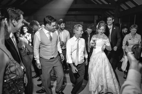 fotos-de-casamento-fotos-noiva-making-of-porto-alegre-casal-noiva-noivo-fotos-fotografia-fotógrafo-porto-alegre-wedding-porto-alegre-fotografo-profissional-vestido-de-noiva-penteado-noiva-casamento'