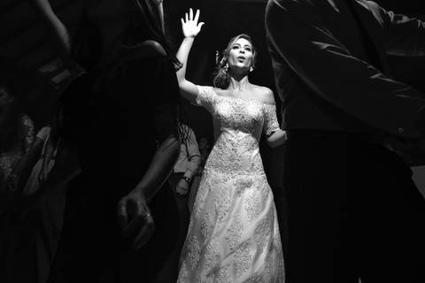 fotos-de-casamento-fotos-noiva-making-of-porto-alegre-casal-noiva-noivo-fotos-fotografia-fotógrafo-porto-alegre-wedding-porto-alegre-fotografo-profissional-vestido-de-noiva-penteado-noiva-casamento'