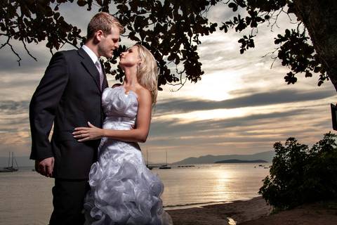 Ensaio de Pré wedding em Florianóplois-Santo Antônio de Lisboa-Ensaio na Praia de Santa Catarina-Por do Sol na Santo Antônio de Lisboa-Igreja Santo Antônio de Lisboa-Ponte Hercílio Luz'
