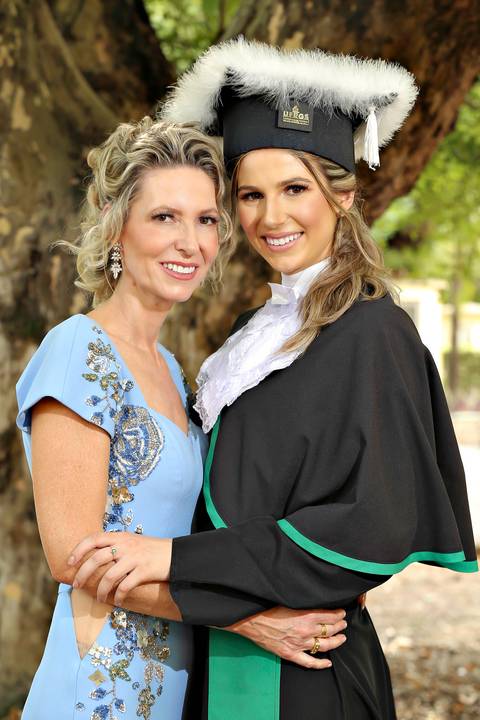 Fotógrafo de formatura em Porto Alegre; fotografo de formatura; Fotografia de Formatura; cobertura de formatura na UFRGS'