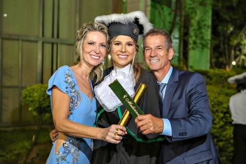 Fotógrafo de formatura em Porto Alegre; fotografo de formatura; Fotografia de Formatura; cobertura de formatura na UFRGS; V'