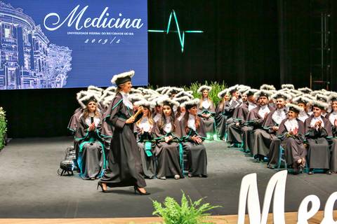 Fotógrafo de formatura em Porto Alegre; fotografo de formatura; Fotografia de Formatura; cobertura de formatura na UFRGS; Colação de grau'