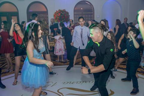 foto-fotos-fotografia-photo-shoot-foto15anos-festa-festalinda-festa15anos-debut-debutante-debutando-2019-2020-maquiagem-teen-jovem-making-og-aniversario-quinzeanos-quinze-fifteen-party-fotografo-fotografos-fabio-martins-porto-alegre-associação-banco do br'