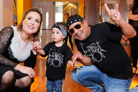 festa-de-aniversario-infantil-de-ROCK’n’ROLL-feita-por-fabio-martins-fotografo-de-porto-alegre-Party Room Kids-festa linda-fotografo infantil '