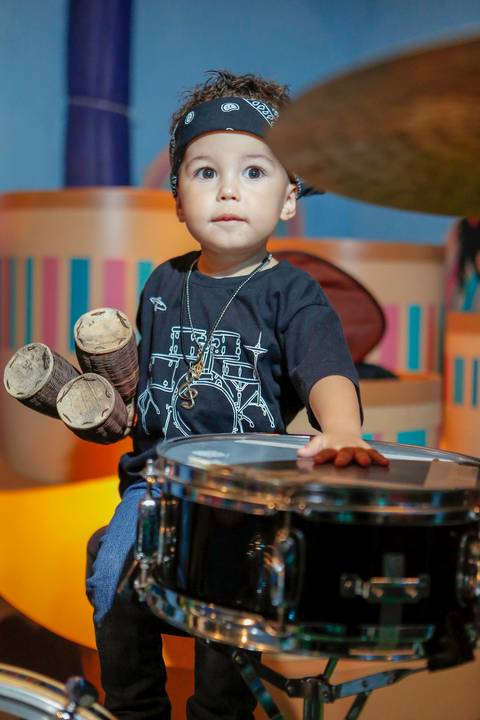 festa-de-aniversario-infantil-de-ROCK’n’ROLL-feita-por-fabio-martins-fotografo-de-porto-alegre-Party Room Kids-festa linda-fotografo infantil '