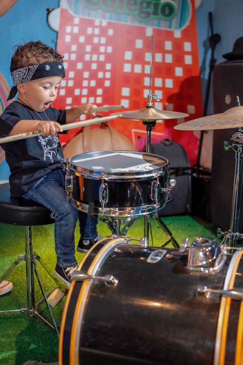 festa-de-aniversario-infantil-de-ROCK’n’ROLL-feita-por-fabio-martins-fotografo-de-porto-alegre-Party Room Kids-festa linda-fotografo infantil '