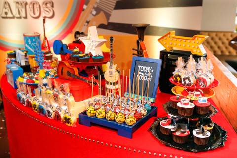 festa-de-aniversario-infantil-de-ROCK’n’ROLL-feita-por-fabio-martins-fotografo-de-porto-alegre-Party Room Kids-festa linda-fotografo infantil festa-de-aniversario-infantil-de-ROCK’n’ROLL-feita-por-fabio-martins-fotografo-de-porto-alegre-Party Room Kids-fe'