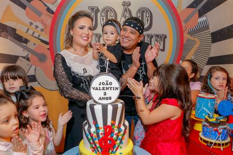 festa-de-aniversario-infantil-de-ROCK’n’ROLL-feita-por-fabio-martins-fotografo-de-porto-alegre-Party Room Kids-festa linda-fotografo infantil '