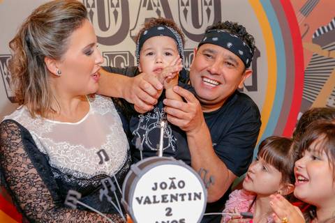 festa-de-aniversario-infantil-de-ROCK’n’ROLL-feita-por-fabio-martins-fotografo-de-porto-alegre-Party Room Kids-festa linda-fotografo infantil '