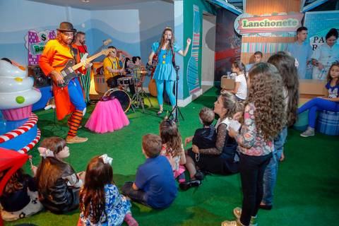 festa-de-aniversario-infantil-de-ROCK’n’ROLL-feita-por-fabio-martins-fotografo-de-porto-alegre-Party Room Kids-festa linda-fotografo infantil '
