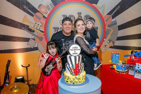 festa-de-aniversario-infantil-de-ROCK’n’ROLL-feita-por-fabio-martins-fotografo-de-porto-alegre-Party Room Kids-festa linda-fotografo infantil '