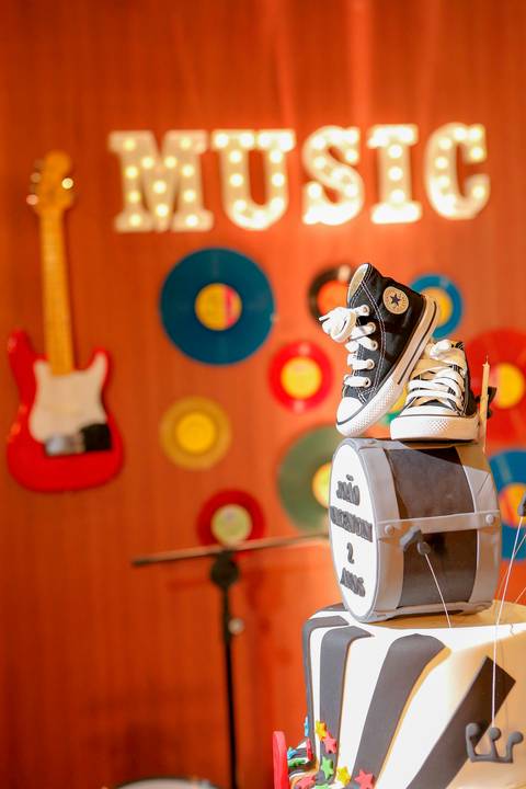 festa-de-aniversario-infantil-de-ROCK’n’ROLL-feita-por-fabio-martins-fotografo-de-porto-alegre-Party Room Kids-festa linda-fotografo infantil '