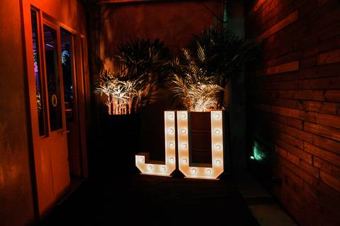 Porto Alegre – Fotos – Fotos de 15 anos – festa de 15 anos – festa linda de 15 anos – fotógrafo Fábio Martins– Muller Festa – Debutantes em Porto Alegre – Mullerfestas – festa neon – melhor festa de 15 anos '