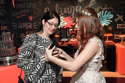 Porto Alegre – Fotos – Fotos de 15 anos – festa de 15 anos – festa linda de 15 anos – fotógrafo Fábio Martins– Muller Festa – Debutantes em Porto Alegre – Mullerfestas – festa neon – melhor festa de 15 anos '