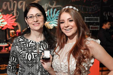 Porto Alegre – Fotos – Fotos de 15 anos – festa de 15 anos – festa linda de 15 anos – fotógrafo Fábio Martins– Muller Festa – Debutantes em Porto Alegre – Mullerfestas – festa neon – melhor festa de 15 anos '