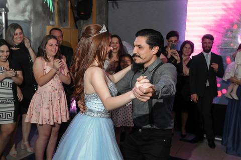 Porto Alegre – Fotos – Fotos de 15 anos – festa de 15 anos – festa linda de 15 anos – fotógrafo Fábio Martins– Muller Festa – Debutantes em Porto Alegre – Mullerfestas – festa neon – melhor festa de 15 anos '