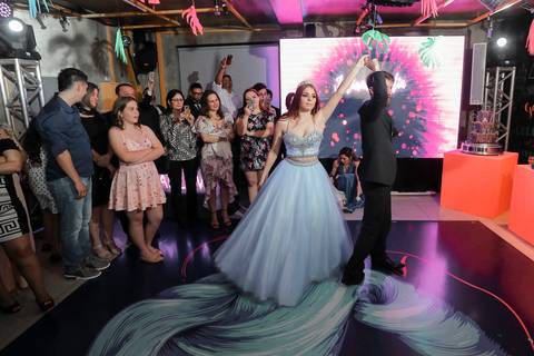 Porto Alegre – Fotos – Fotos de 15 anos – festa de 15 anos – festa linda de 15 anos – fotógrafo Fábio Martins– Muller Festa – Debutantes em Porto Alegre – Mullerfestas – festa neon – melhor festa de 15 anos '