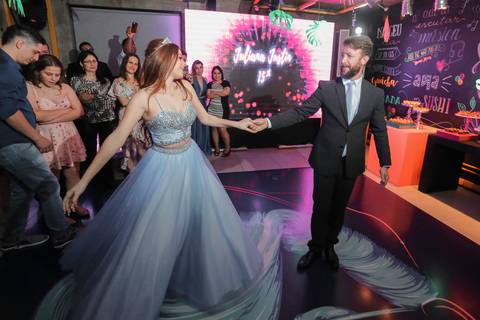 Porto Alegre – Fotos – Fotos de 15 anos – festa de 15 anos – festa linda de 15 anos – fotógrafo Fábio Martins– Muller Festa – Debutantes em Porto Alegre – Mullerfestas – festa neon – melhor festa de 15 anos '