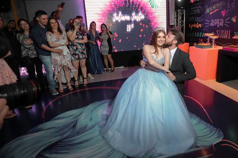 Porto Alegre – Fotos – Fotos de 15 anos – festa de 15 anos – festa linda de 15 anos – fotógrafo Fábio Martins– Muller Festa – Debutantes em Porto Alegre – Mullerfestas – festa neon – melhor festa de 15 anos '