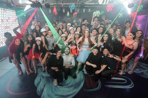 Porto Alegre – Fotos – Fotos de 15 anos – festa de 15 anos – festa linda de 15 anos – fotógrafo Fábio Martins– Muller Festa – Debutantes em Porto Alegre – Mullerfestas – festa neon – melhor festa de 15 anos '