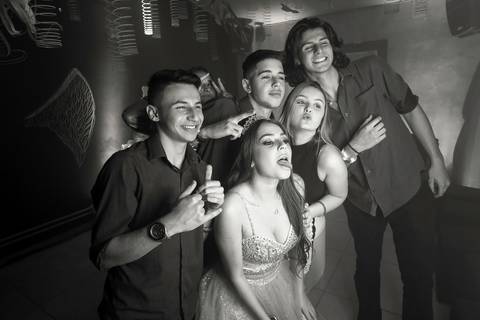 Porto Alegre – Fotos – Fotos de 15 anos – festa de 15 anos – festa linda de 15 anos – fotógrafo Fábio Martins– Muller Festa – Debutantes em Porto Alegre – Mullerfestas – festa neon – melhor festa de 15 anos '