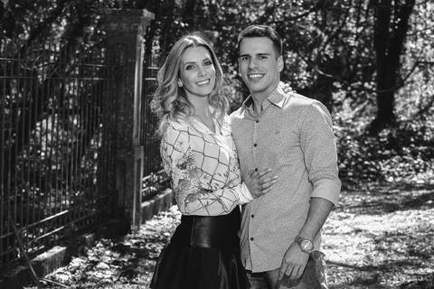 pré wedding - ensaio de pré wedding - fotos de casal - fotos em bento gonçalves - fotos românticas - fotos em preto e branco'