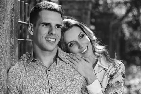 pré wedding - ensaio de pré wedding - fotos de casal - fotos em bento gonçalves - fotos românticas - fotos em preto e branco'