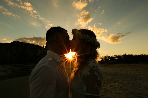 pré wedding - ensaio de pré wedding - fotos na praia - fotos na praia de torres - fotos de casal - fotos românticas - por do sol '