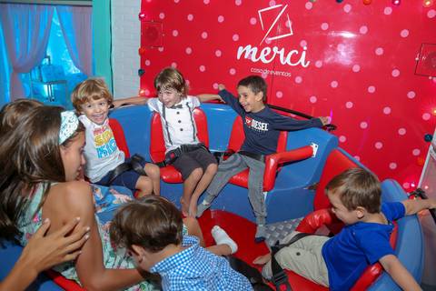 festa-de-aniversario-infantil-feita-por-fabio-martins-fotografo-de-porto-alegre-merci-festa linda-fotografo infantil -  melhores fotos de aniversário '