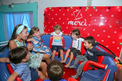 festa-de-aniversario-infantil-feita-por-fabio-martins-fotografo-de-porto-alegre-merci-festa linda-fotografo infantil -  melhores fotos de aniversário '