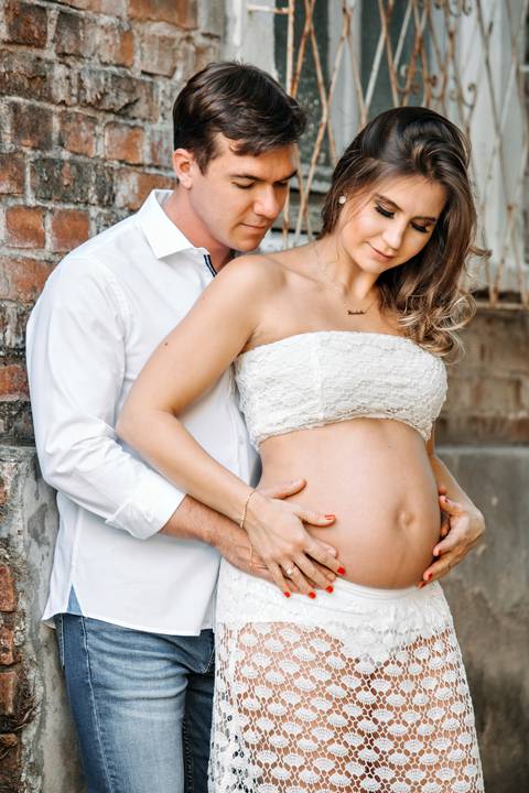 ensaio de gestante – book de gestante – fotografo de gestante – book de gestante na natureza – gestante no por sol – fotos de gestante no por do sol – lindas fotos de gestante com por do sol – Fábio Martins fotografo de gestante – gestante em estúdio '