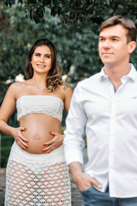 ensaio de gestante – book de gestante – fotografo de gestante – book de gestante na natureza – gestante no por sol – fotos de gestante no por do sol – lindas fotos de gestante com por do sol – Fábio Martins fotografo de gestante – gestante em estúdio '