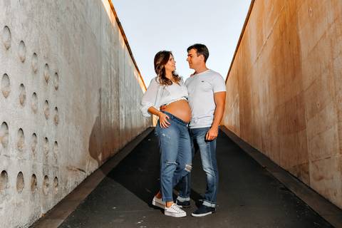 ensaio de gestante – book de gestante – fotografo de gestante – book de gestante na natureza – gestante no por sol – fotos de gestante no por do sol – lindas fotos de gestante com por do sol – Fábio Martins fotografo de gestante – gestante em estúdio '