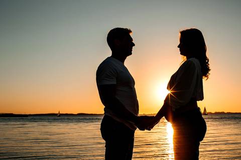 ensaio de gestante – book de gestante – fotografo de gestante – book de gestante na natureza – gestante no por sol – fotos de gestante no por do sol – lindas fotos de gestante com por do sol – Fábio Martins fotografo de gestante – gestante em estúdio '