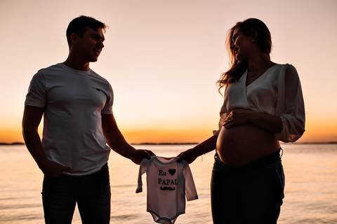 ensaio de gestante – book de gestante – fotografo de gestante – book de gestante na natureza – gestante no por sol – fotos de gestante no por do sol – lindas fotos de gestante com por do sol – Fábio Martins fotografo de gestante – gestante em estúdio '