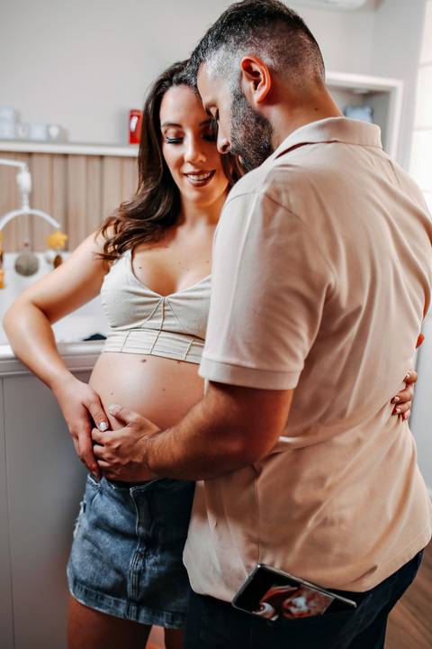 ensaio de gestante – book de gestante – fotografo de gestante – book de gestante na natureza – gestante no por sol – praça linda de porto alegre – lindas fotos de gestante com por do sol – Fábio Martins fotografo de gestante – gestante em casa '