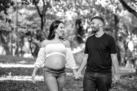 ensaio de gestante – book de gestante – fotografo de gestante – book de gestante na natureza – gestante no por sol – praça linda de porto alegre – lindas fotos de gestante com por do sol – Fábio Martins fotografo de gestante – gestante em casa '