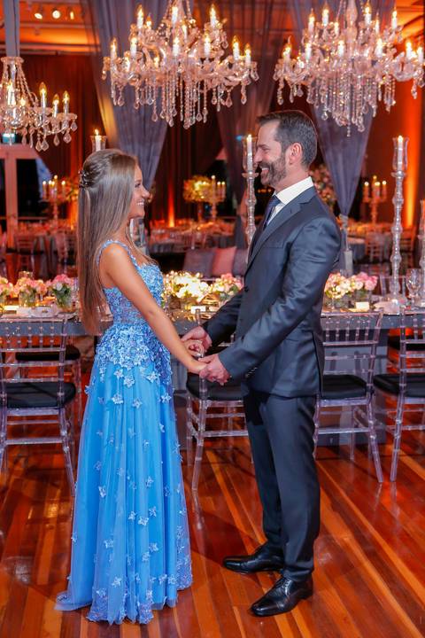 Porto Alegre – Fotos – Fotos de 15 anos – festa de 15 anos – festa linda de 15 anos – fotógrafo Fábio Martins– casa vetro – Debutantes em Porto Alegre – rafaela scazilli eventos – festa neon – melhor festa de 15 anos '