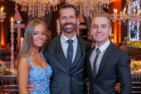 Porto Alegre – Fotos – Fotos de 15 anos – festa de 15 anos – festa linda de 15 anos – fotógrafo Fábio Martins– casa vetro – Debutantes em Porto Alegre – rafaela scazilli eventos – festa neon – melhor festa de 15 anos '