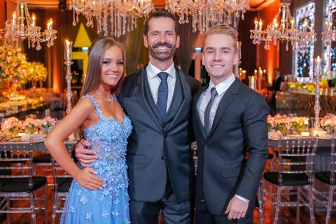 Porto Alegre – Fotos – Fotos de 15 anos – festa de 15 anos – festa linda de 15 anos – fotógrafo Fábio Martins– casa vetro – Debutantes em Porto Alegre – rafaela scazilli eventos – festa neon – melhor festa de 15 anos '