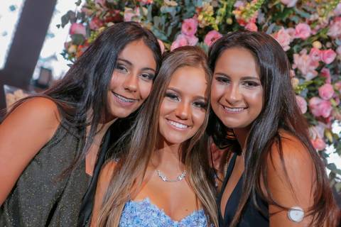 Porto Alegre – Fotos – Fotos de 15 anos – festa de 15 anos – festa linda de 15 anos – fotógrafo Fábio Martins– casa vetro – Debutantes em Porto Alegre – rafaela scazilli eventos – festa neon – melhor festa de 15 anos '