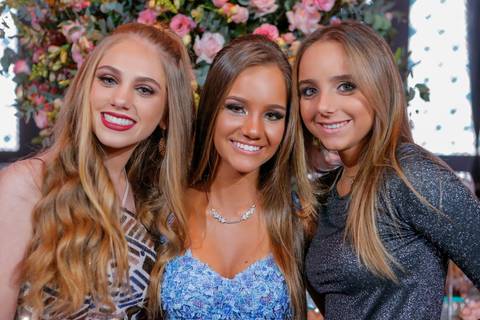 Porto Alegre – Fotos – Fotos de 15 anos – festa de 15 anos – festa linda de 15 anos – fotógrafo Fábio Martins– casa vetro – Debutantes em Porto Alegre – rafaela scazilli eventos – festa neon – melhor festa de 15 anos '