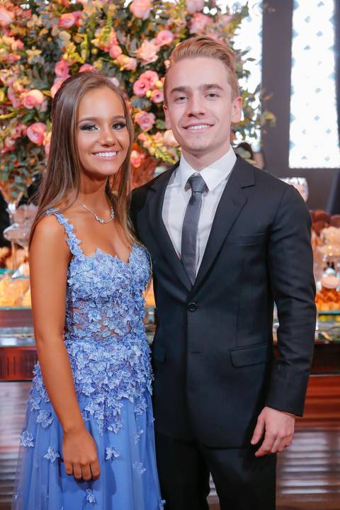 Porto Alegre – Fotos – Fotos de 15 anos – festa de 15 anos – festa linda de 15 anos – fotógrafo Fábio Martins– casa vetro – Debutantes em Porto Alegre – rafaela scazilli eventos – festa neon – melhor festa de 15 anos '