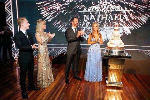 Porto Alegre – Fotos – Fotos de 15 anos – festa de 15 anos – festa linda de 15 anos – fotógrafo Fábio Martins– casa vetro – Debutantes em Porto Alegre – rafaela scazilli eventos – festa neon – melhor festa de 15 anos '