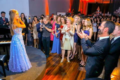 Porto Alegre – Fotos – Fotos de 15 anos – festa de 15 anos – festa linda de 15 anos – fotógrafo Fábio Martins– casa vetro – Debutantes em Porto Alegre – rafaela scazilli eventos – festa neon – melhor festa de 15 anos '