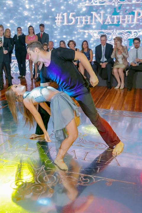 Porto Alegre – Fotos – Fotos de 15 anos – festa de 15 anos – festa linda de 15 anos – fotógrafo Fábio Martins– casa vetro – Debutantes em Porto Alegre – rafaela scazilli eventos – festa neon – melhor festa de 15 anos '