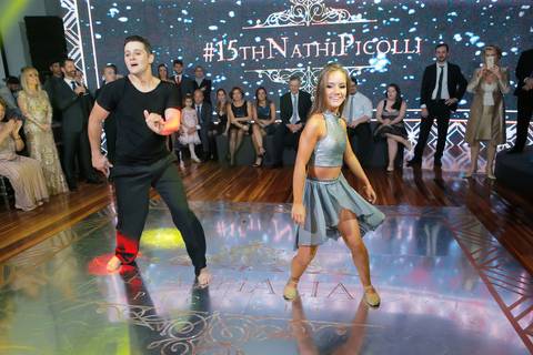 Porto Alegre – Fotos – Fotos de 15 anos – festa de 15 anos – festa linda de 15 anos – fotógrafo Fábio Martins– casa vetro – Debutantes em Porto Alegre – rafaela scazilli eventos – festa neon – melhor festa de 15 anos '