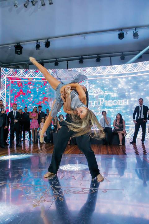 Porto Alegre – Fotos – Fotos de 15 anos – festa de 15 anos – festa linda de 15 anos – fotógrafo Fábio Martins– casa vetro – Debutantes em Porto Alegre – rafaela scazilli eventos – festa neon – melhor festa de 15 anos '