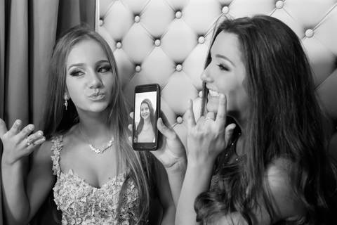 Porto Alegre – Fotos – Fotos de 15 anos – festa de 15 anos – festa linda de 15 anos – fotógrafo Fábio Martins– casa vetro – Debutantes em Porto Alegre – rafaela scazilli eventos – festa neon – melhor festa de 15 anos '